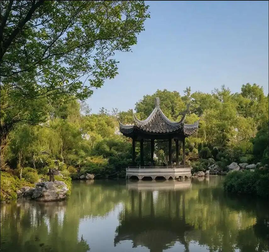 凤山县半知餐饮有限公司