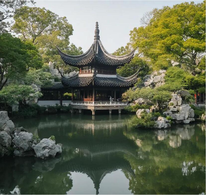 凤山县半知餐饮有限公司